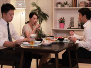 [ROE-126] 想い溢れる母の日―。最愛の人と、‘禁断’の中出し接吻性交。 安野由美 - 1of5