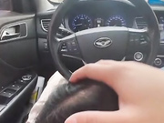 【网曝热门事件新瓜】宾利车主肆意妄为约炮外围女车震深喉口爆 按着头使劲裹 果然是车标决定女人质量