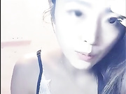 周末宅男撸管福利气质美女主播和狼友互动她的逼洞又小又嫩估计还没被开发过