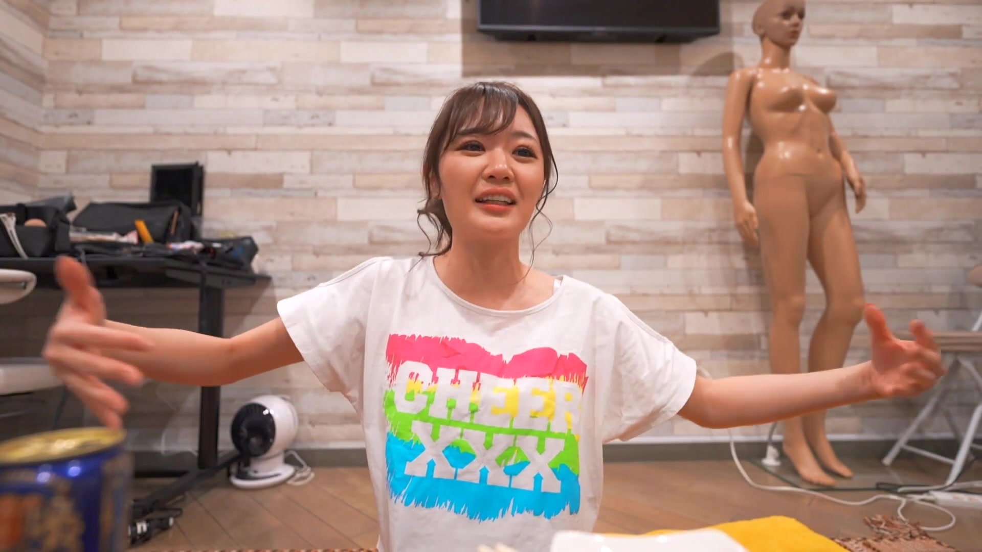 [TIKB-165] 【ハメログ】スレンダーギャルにお酒を飲ませたらヤリマンオーラが全開だったのでそのままハメ撮りしちゃいました ！ 結城のの - 1of5