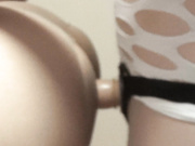 大神絲雨原創精品力作之西安3P極品熟女 帶著假雞雞互插最後伺候爽的不行 場面淫蕩～720P高清