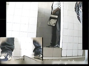 某高校公共衛生間拍攝到的形形色色美女妹子如廁 貌似得還未開苞啊 露臉高清