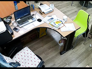 公司攝像頭黑客破解拍攝到的下班後帥氣經理與碎花連衣裙文員秘書偷情啪啪 邊看片邊研究各種動作 露臉高清