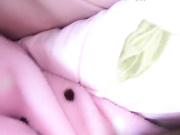 太拼了 剖腹产95后漂亮小辣妈为了赚点奶粉钱居家带着孩子露脸直播啪啪啪 BB还挺粉嫩的 清晰淫荡对白