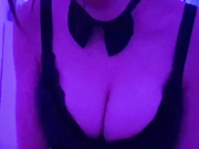 年轻人真会玩 开氛围灯玩变装只为男友操得更凶猛