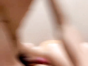 诱人的小骚妻让小哥无套插入，主动上位淫声荡语配合小哥多体位爆草蹂躏，玩弄骚奶子，直接内射中出无水印