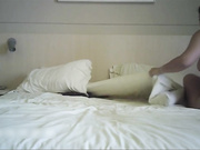 东北某大学丰满漂亮的大奶美女在酒店被同学操的惨叫说：你太猛了,我受不了,你要插死我了,不要了.完事后被干的趴那不动了!