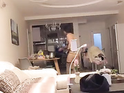 这个太淫荡了 把毛刮拖干净用拖布把手插逼