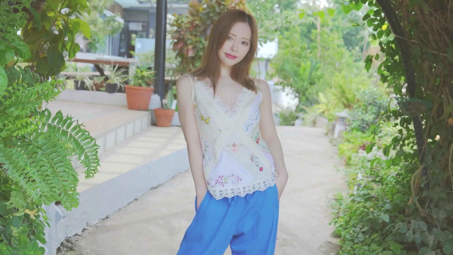 REBD-972 Yuna5 Crimson Rose・小倉由菜 - 1of5