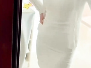 极品女邻居饥渴难耐❤️主动求操情趣内衣配白丝震动棒不停抚慰骚穴 她儿子疯狂拍门喊妈妈