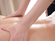 [破解] MXGS-1403 エステ店開業を目指す友達の母に、開発された僕 水端あさみ - 1of5