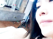 风骚母女花一起伺候大鸡巴，全程露脸丝袜情趣一起舔弄大鸡巴吸蛋蛋，压在身下放肆抽插，揉奶抠逼无套爆草