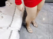 家中勾引極品紅衣小嫂子_對白精彩，十分刺激，掏出大屌就是一頓無情無套的狂艹