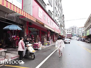 天花板露出狂人御姐【cikaimoon】最新作品，白天大胆露出无视路人，调戏老头大叔