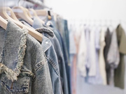 茶理 林嫣 偷拍服飾店手淫 後入高潮SEX