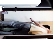 发育超好的高中小女友，被大JJ所征服，插入粉嫩穴没坚持多久就射了