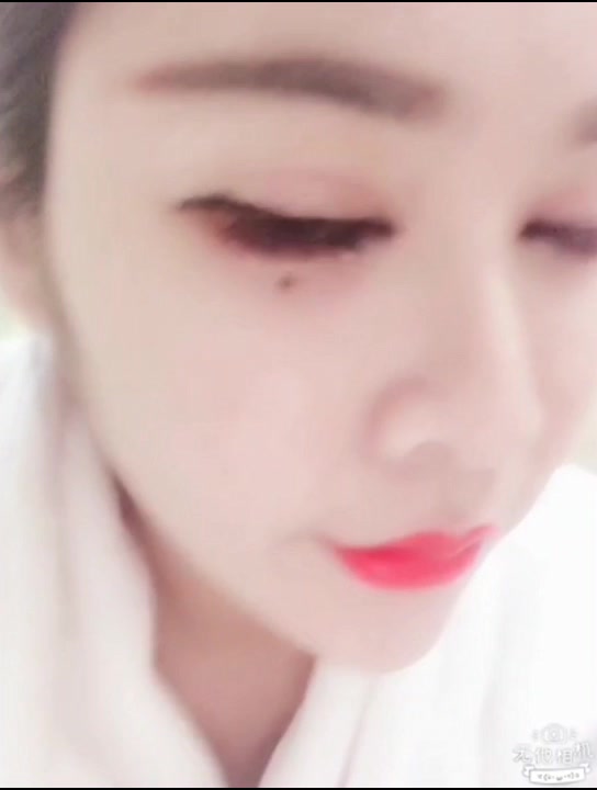 宅男女神极品巨乳网红芭比来月经浴室洗澡自拍下面逼毛浓密很有撸点