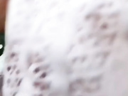 【精品福利2】高颜值女神美女公园散步时被人尾随搭讪挑逗后在凉亭啪啪,说：快点操啊,操死我,用力干我.有人啊!