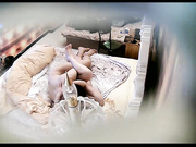 稀有酒店偷拍貌似中年骚妇找鸭伺候年轻壮小伙给她舔得好舒服床边重炮冲击