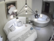 精品酒店偷拍貌似第一次出来约的气质良家少妇吃水果时就被男的抱在床上要干,有点害羞非要先洗澡再操.国语!