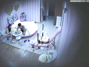 特色炮椅房偷拍气质性感的大学美女见到异地男友后在吃饭时已经迫不及待的把衣服脱完,各种姿势扛着大腿操!