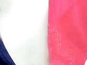 现在的主播胆真肥美女主播(R8和姨夫)大白天直接把车停在路边给司机舔鸡巴露出个逼逼很性感