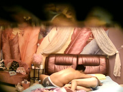 身材太瘦的漂亮大长腿美女逼逼太紧和男友开房时稍微用力操都受不了