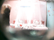 吐血推荐-主题酒店偷拍娇小漂亮的牛仔短裤大学美女被195CM男友来回爆操了5次,个子太高弯着腰还插不进去!