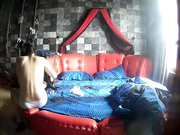 酒店情趣房偷拍挺漂亮的极品美乳妹子和男友开房 这一晚上被男友操了好几次