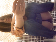 最新流出国内云上会所高清系列眼镜妹子看着手机很入迷