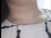 白嫩良家型少妇公园勾搭中年大叔到小旅馆啪啪