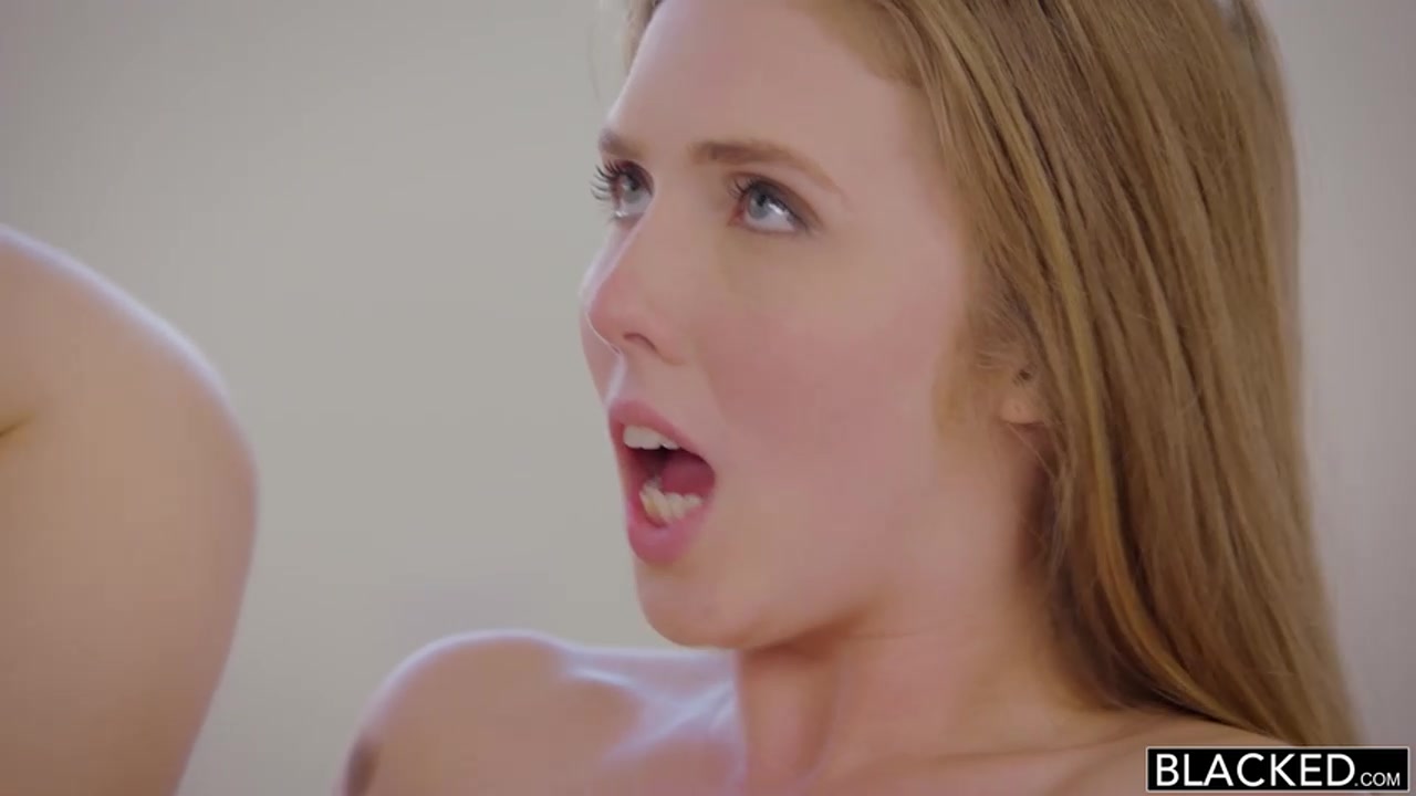 小娇妻趁老公外出偷情吞吐大屌啪啪作品 高跟柔软大奶子美女白嫩好身材肉肉搞起来很刺激