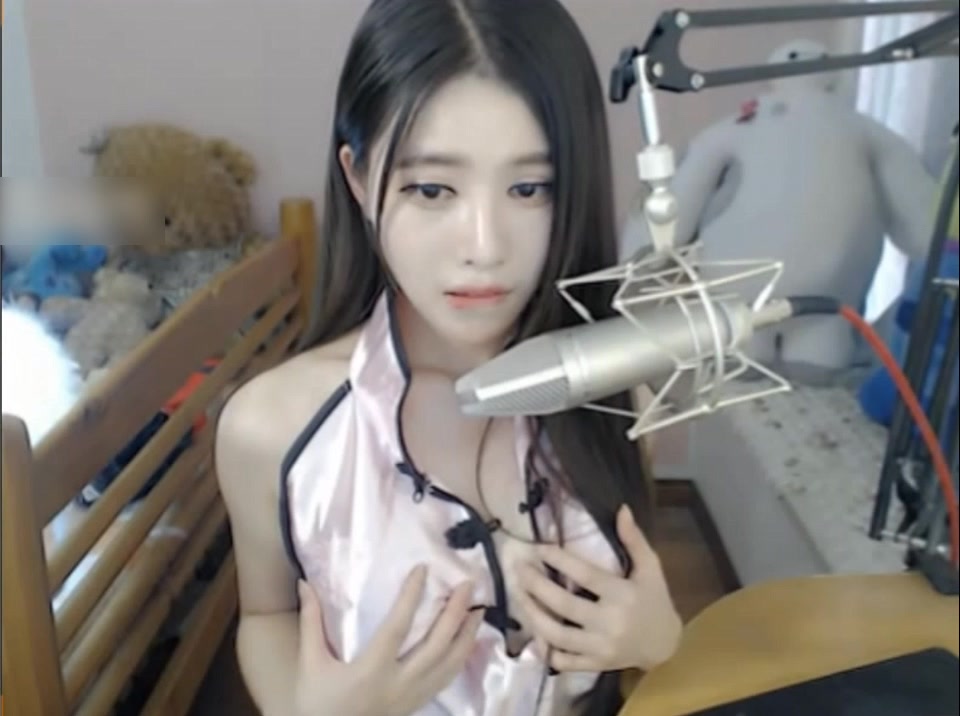 美女主播梦境下海与土豪一对一自慰露点挑逗直播颜值身材没得说阴毛太诱人