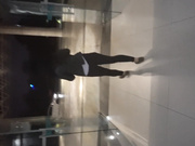 胆大牛人潜入妇幼保健院WC多角度偷拍手拿验尿杯的皮裤妹子走起路来真MAN