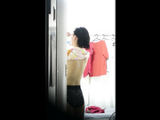 技术大神民宅偷拍居家年轻美眉私生活身材瘦弱阴毛性感妹子洗完澡室内裸奔1080P超清