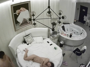 精致酒店性福小胖啪啪高颜值苗条小美女放着小曲鸳鸯浴主动在浴缸里开干回床上继续美女很骚女上位疯狂女操男