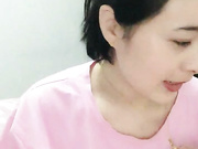 美少妇王漂亮和胖哥炮友啪啪逼逼太小坐两下就出血了要用胡萝卜搞一下再继续