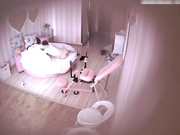 精品特色宾馆偷拍胸大性感的气质美女不愿意在炮椅上被男友操跑到下面后又被抱到床上狠狠干了2次,肤白貌美!