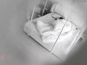 酒店偷拍-周末开房来过性生活的一对大学生情侣