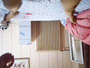 真疯狂,某公司员工为了讨好经理邀请他一起回家3P气质漂亮的老婆,还提前穿好情趣黑丝服,一前一后狠狠操,国语!