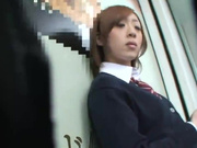 身穿黑色紧身衣的女高中生不能对父母说的打工