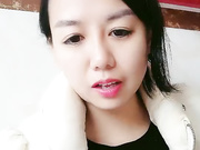 广西按摩美容院少妇老板娘接客真实偷拍干部模样的秃顶胖叔吃快餐