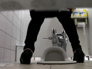 最新流出某成人高校女卫系列多视角偷拍大学生妹子方便好多年轻漂亮美眉阴毛浓密都伸到菊花那了