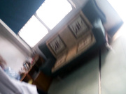 上班时间看到单位女同事打印材料 趁机抄到白丁字内内