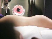 边做边聊寂寞美少妇推油按摩生理保健被经验丰富的男技师按出淫水来不由自主分开腿娇喘呻吟听的J8都硬了