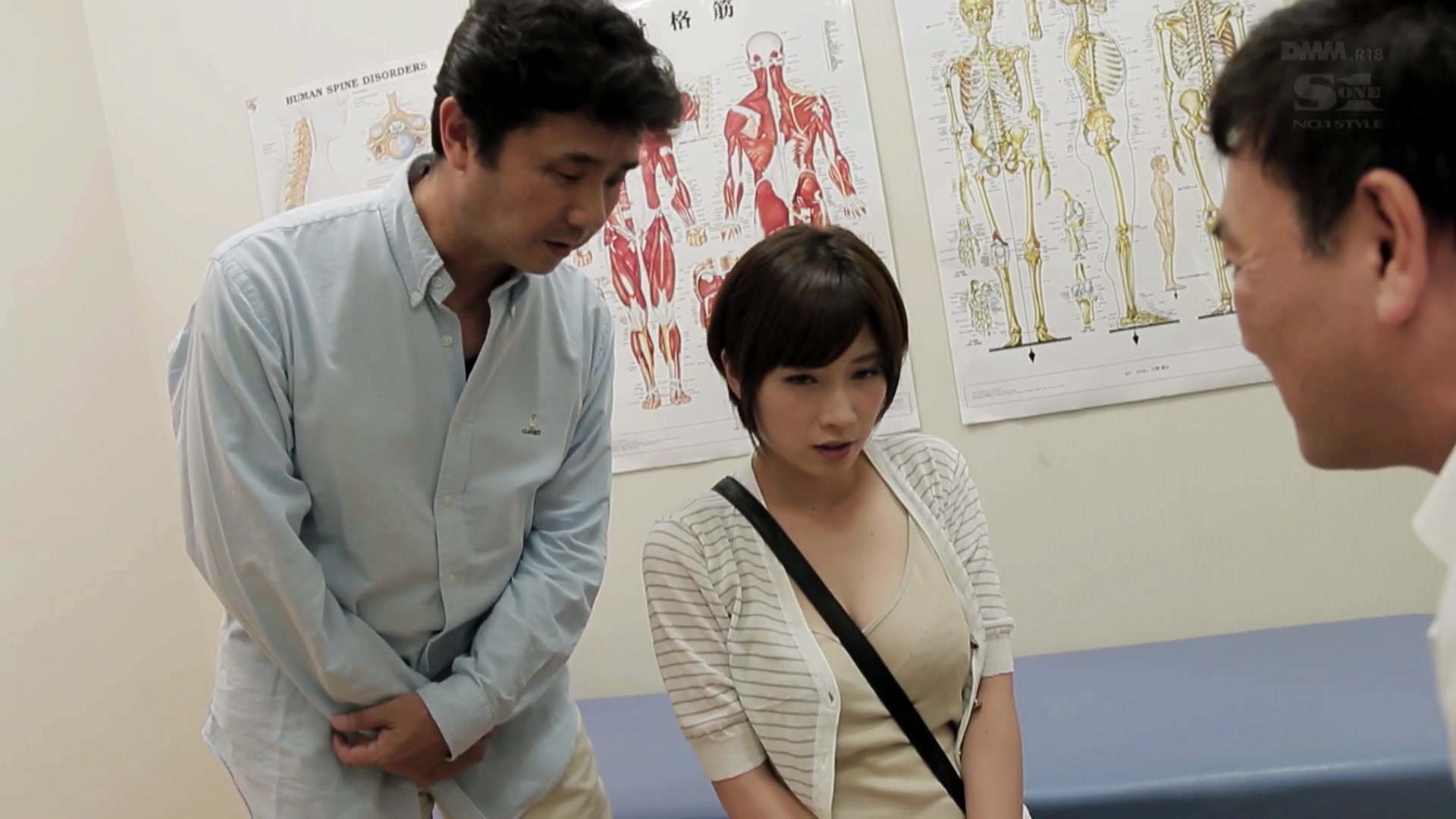 [SSNI-057] 被迫赤裸穿紧身长裙… 奥田咲 - 1of5