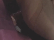 高端人妖TS妲己，边舔着鸡巴边说：姐姐你的鸡巴好骚啊，好美味。好吃吗迎来一顿猛操射淫液喂进嘴里吃