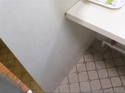 大神波哥和剛下班的銀行小白領在寫字樓洗手間裏偷情啪啪 邊和經理打電話邊開操 屌爆了 國語1080P高清