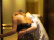 高价购买福利-女神级172CM性感美女嫩模酒吧喝酒不小心中招后被猥琐男带到酒店扒掉衣服玩弄侵犯.国语!