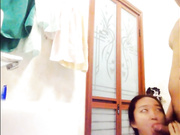 白天为人师表,夜晚淫骚不堪的漂亮女神老师洗手间偷偷和第一次来家的男友肏逼自拍,强忍着兴奋不敢大叫!